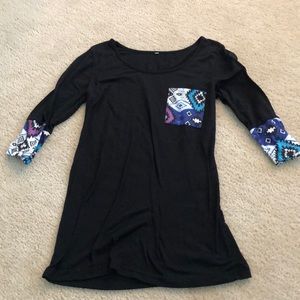 Black and pattern 3/4 sleeve top